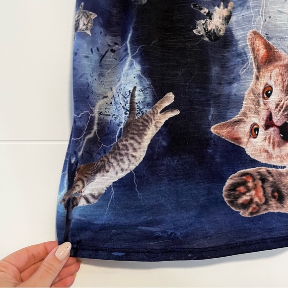 Bear Dance | Cat Tank Top - Picture 4 of 10